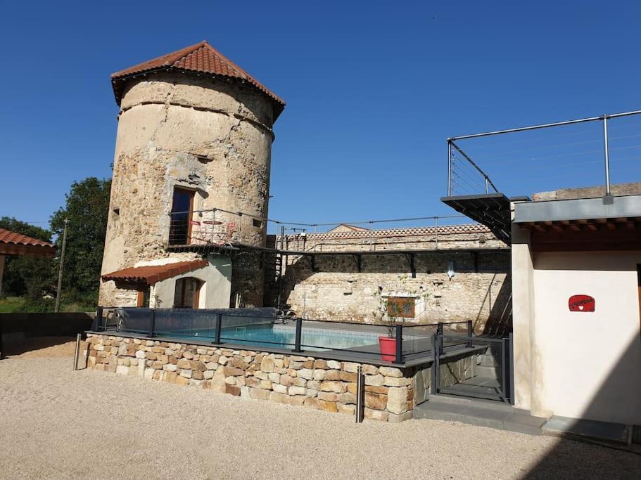 Tour De Charme Atypique Hotel Beauregard-l'Eveque Bagian luar foto